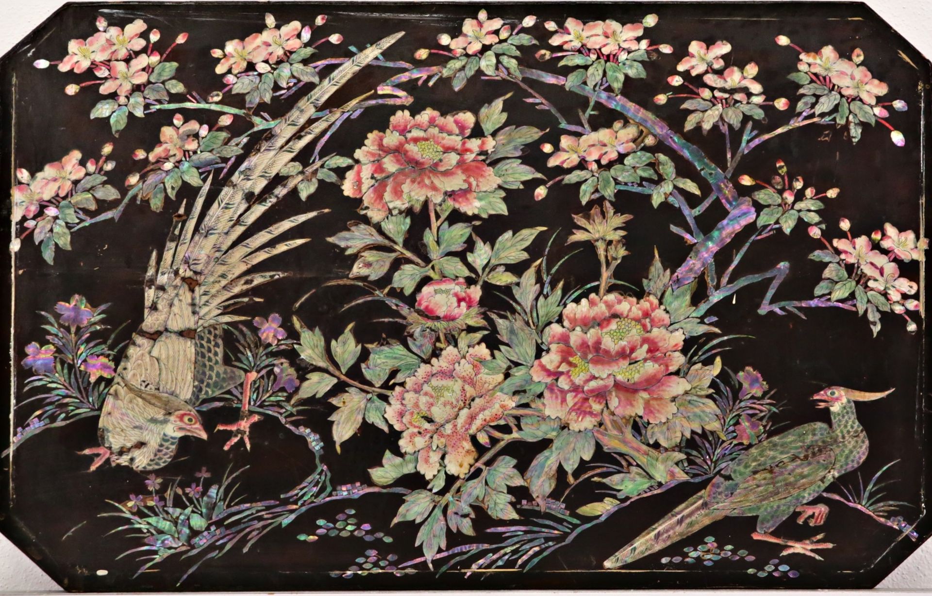 Wooden panel with mother-of-pearl and lacquer marquetry, Chinese Art of the 20th C. - Image 2 of 4