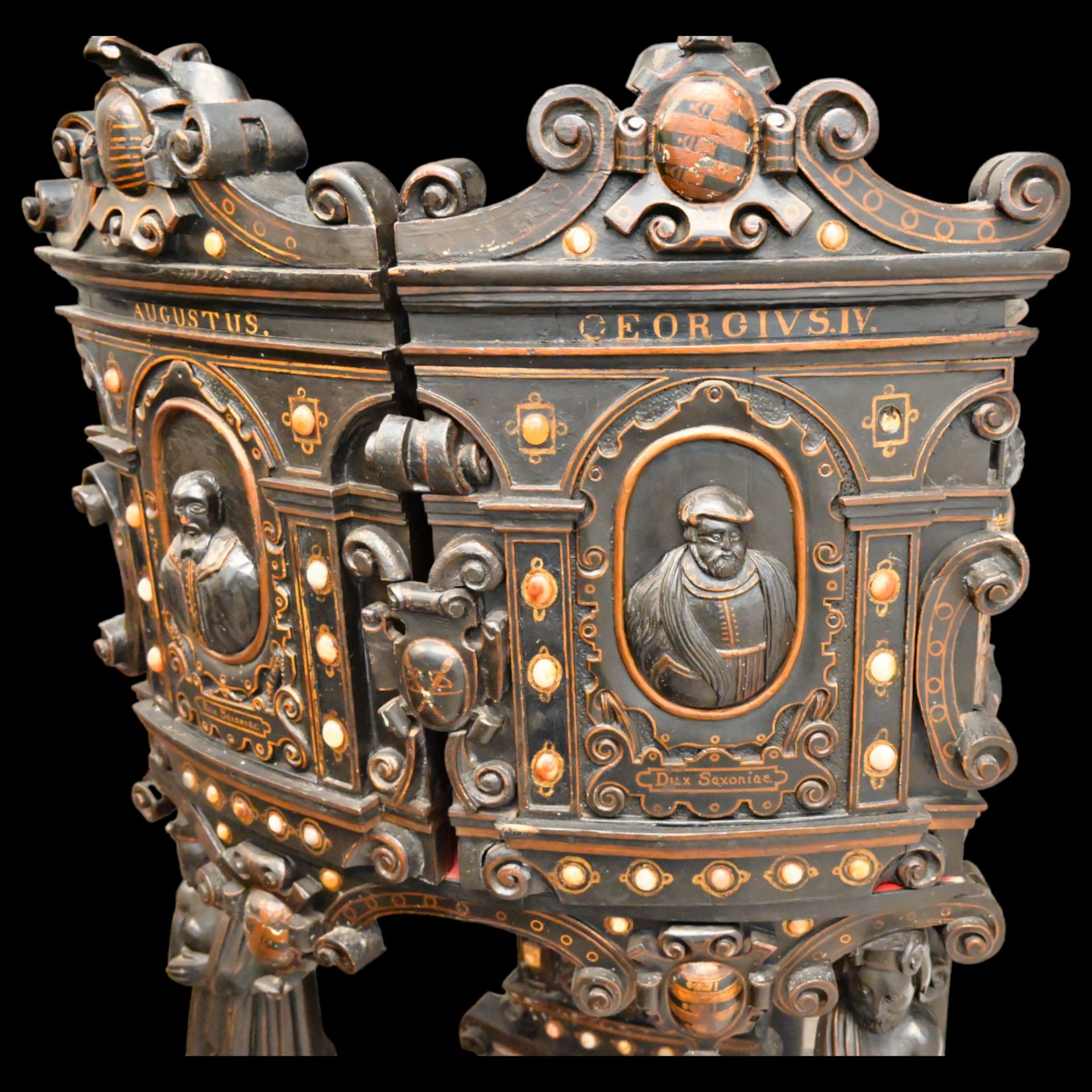 Extra rare 17th Century Carved Cabinet for relics from the castle in Dresden, Saxony, Germany. - Image 6 of 21