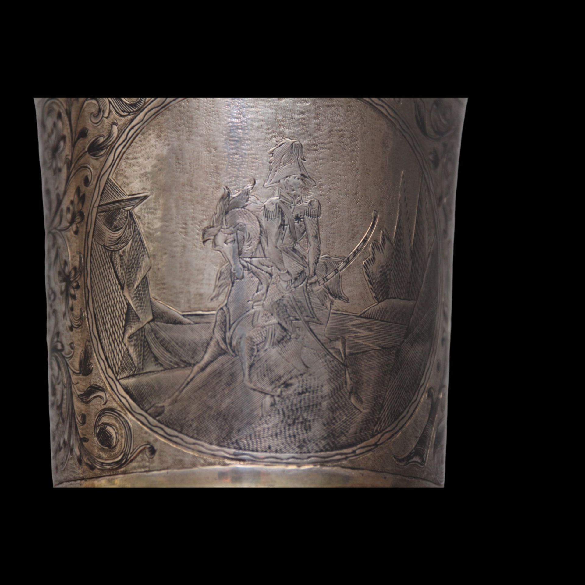 A Russian silver bowl depicting a blackened equestrian figure of Alexander 1. Russia, 1841. Russian  - Bild 7 aus 11