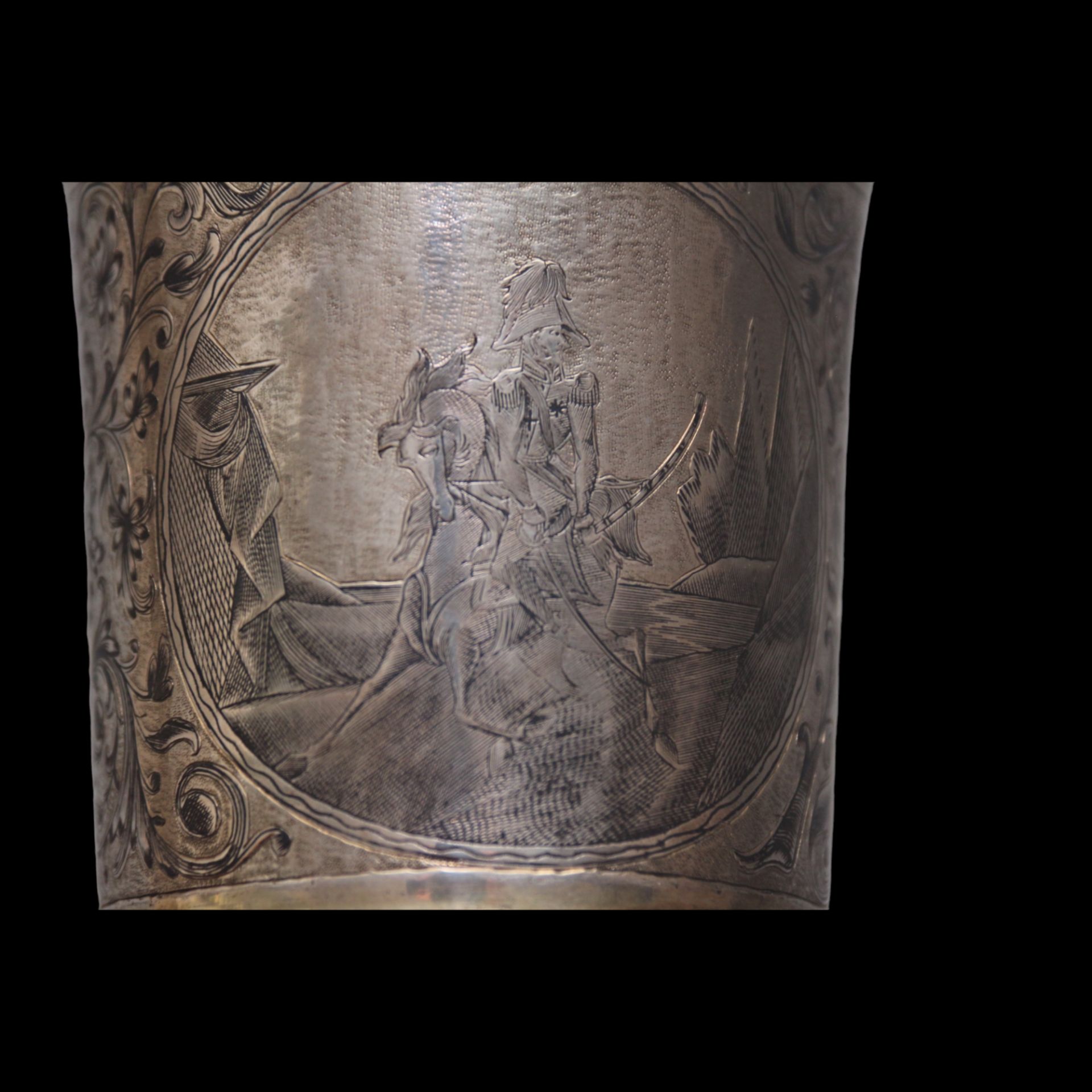 A Russian silver bowl depicting a blackened equestrian figure of Alexander 1. Russia, 1841. Russian  - Image 7 of 11