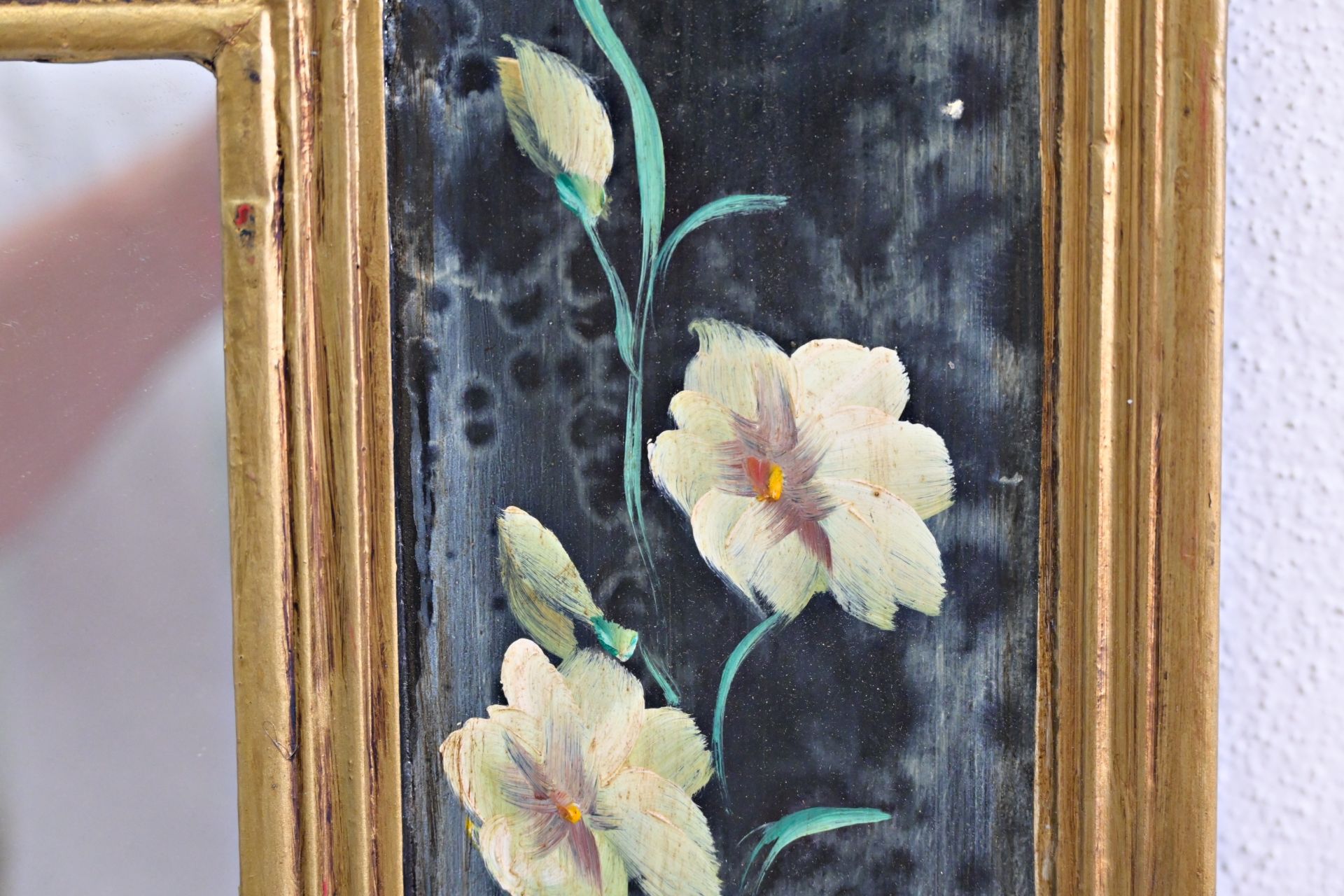 Magnificent mirror in a wooden frame with floral decoration. France 19th century. Interior decor. - Bild 2 aus 3