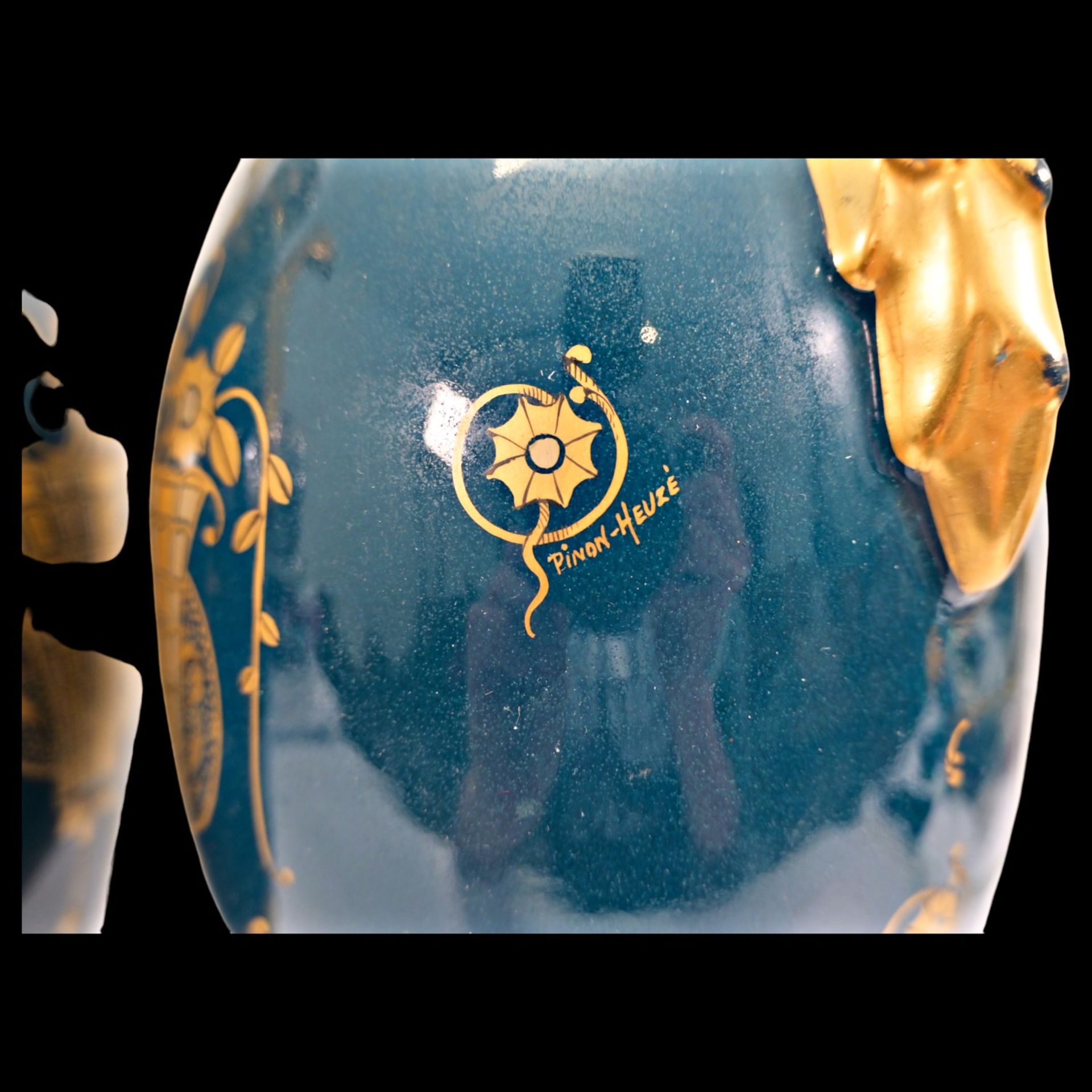 A pair of beautiful French Deco vases signed Pinon Heuze. - Image 4 of 12