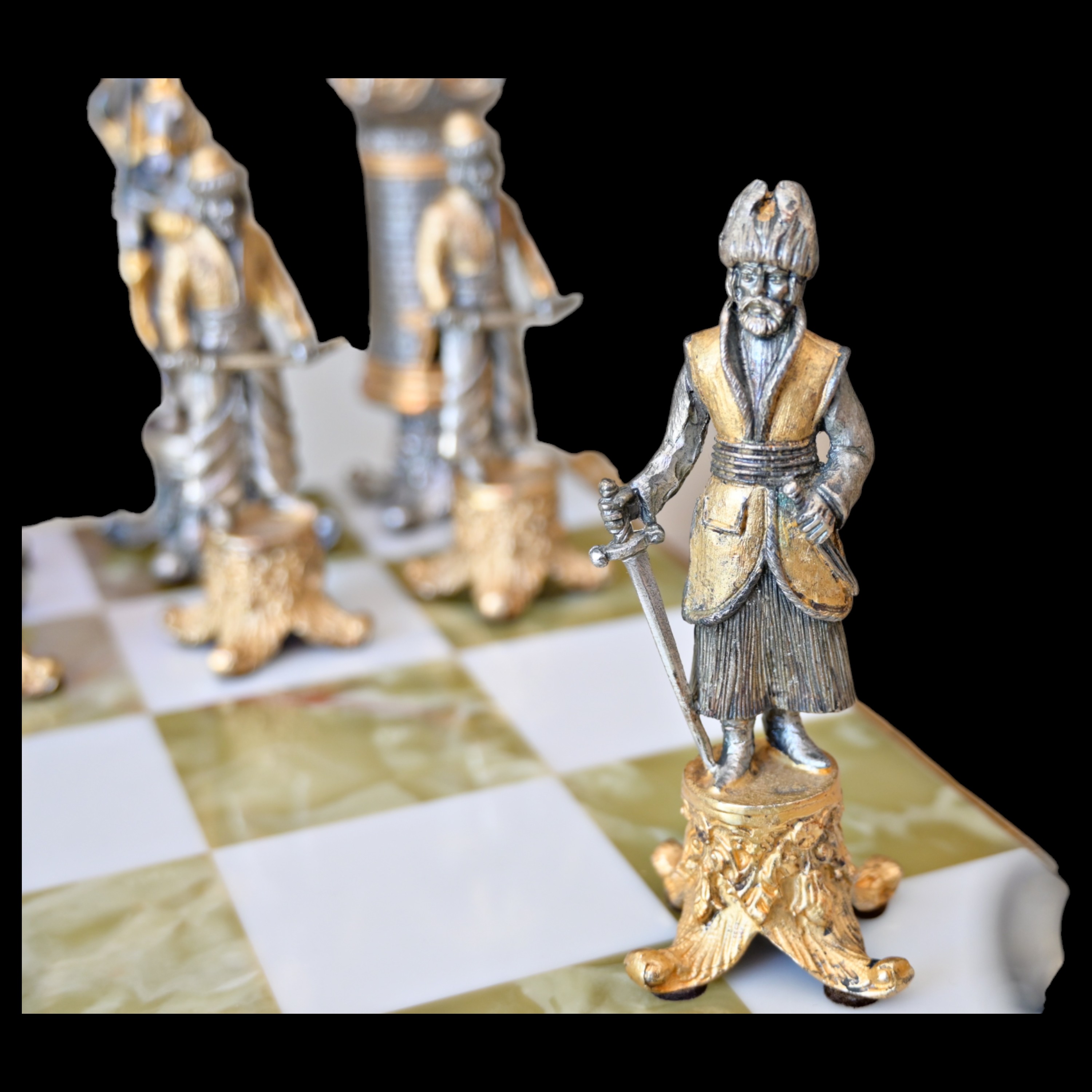 Piero Benzoni Onyx and Marble Silver-Plated and Gilt Bronze Chess Set, 70-80 years of the 20th _. - Image 11 of 13