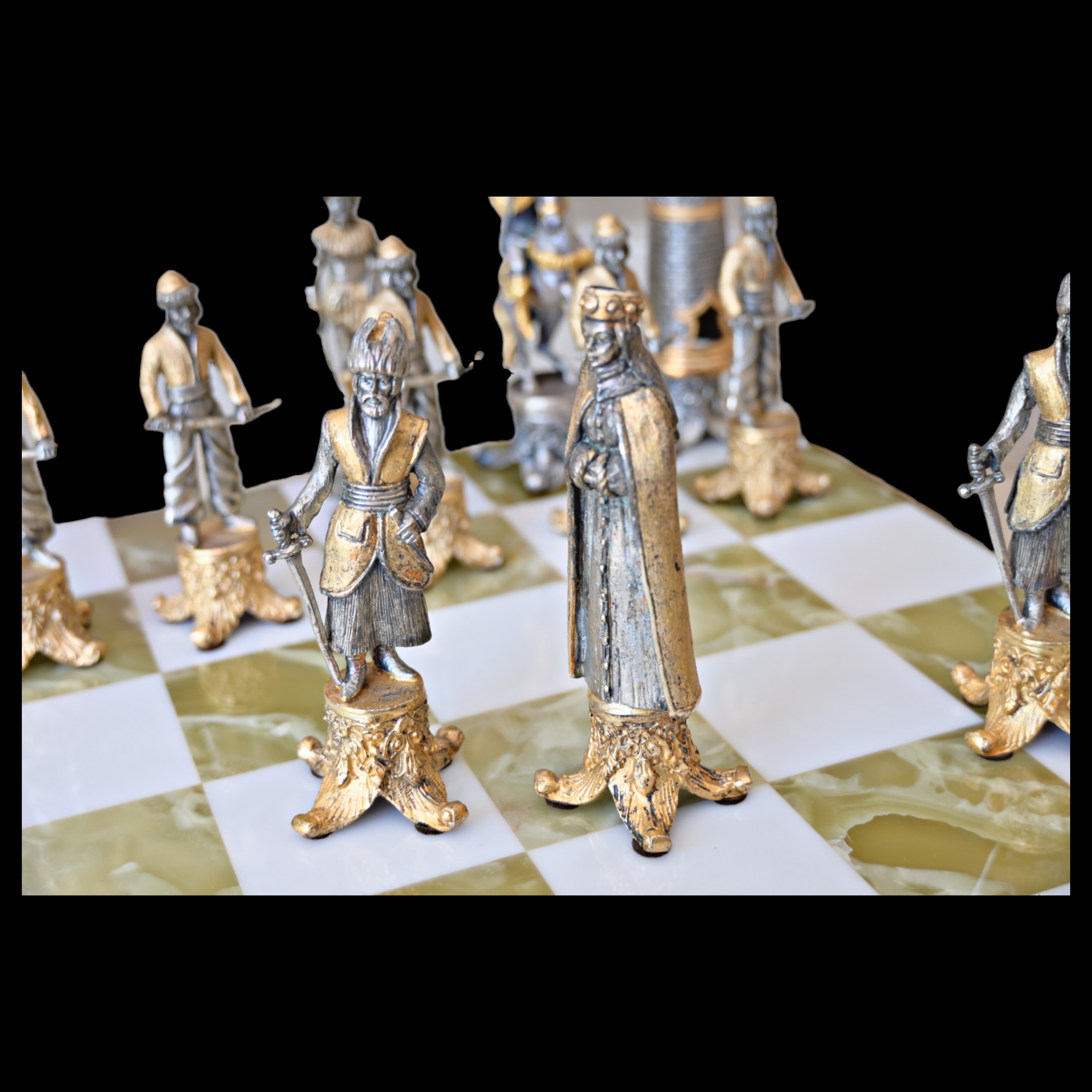 Piero Benzoni Onyx and Marble Silver-Plated and Gilt Bronze Chess Set, 70-80 years of the 20th _. - Image 12 of 13