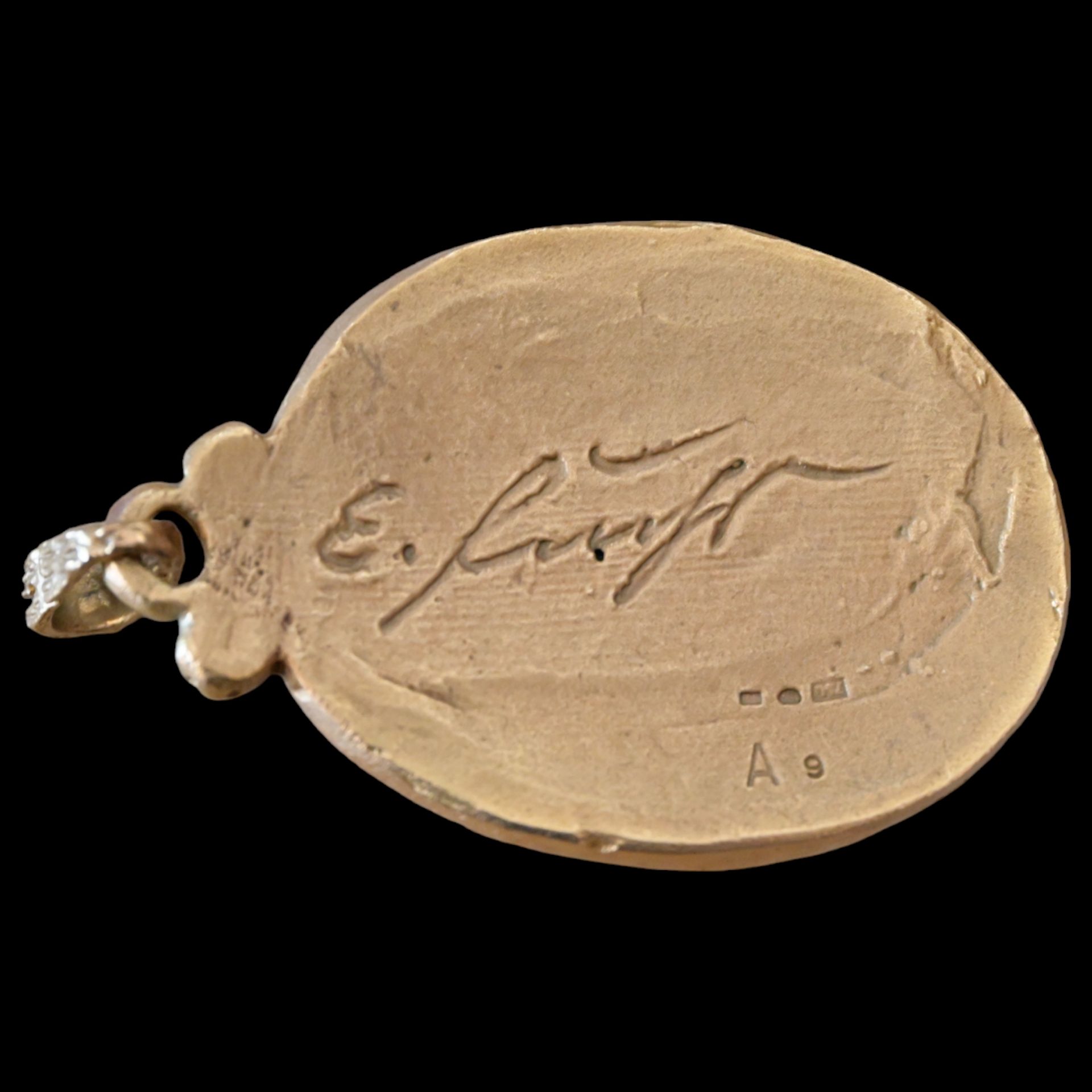 _Ernst Fuchs (1930 Ð 2015) "Jesus Pantokrator" Jewelry Gold medallion, original case, 20th C. - Bild 5 aus 8