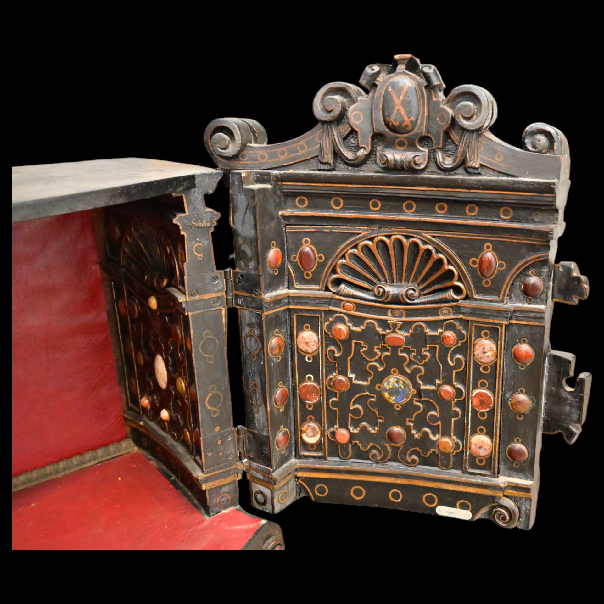 Extra rare 17th Century Carved Cabinet for relics from the castle in Dresden, Saxony, Germany. - Image 10 of 21