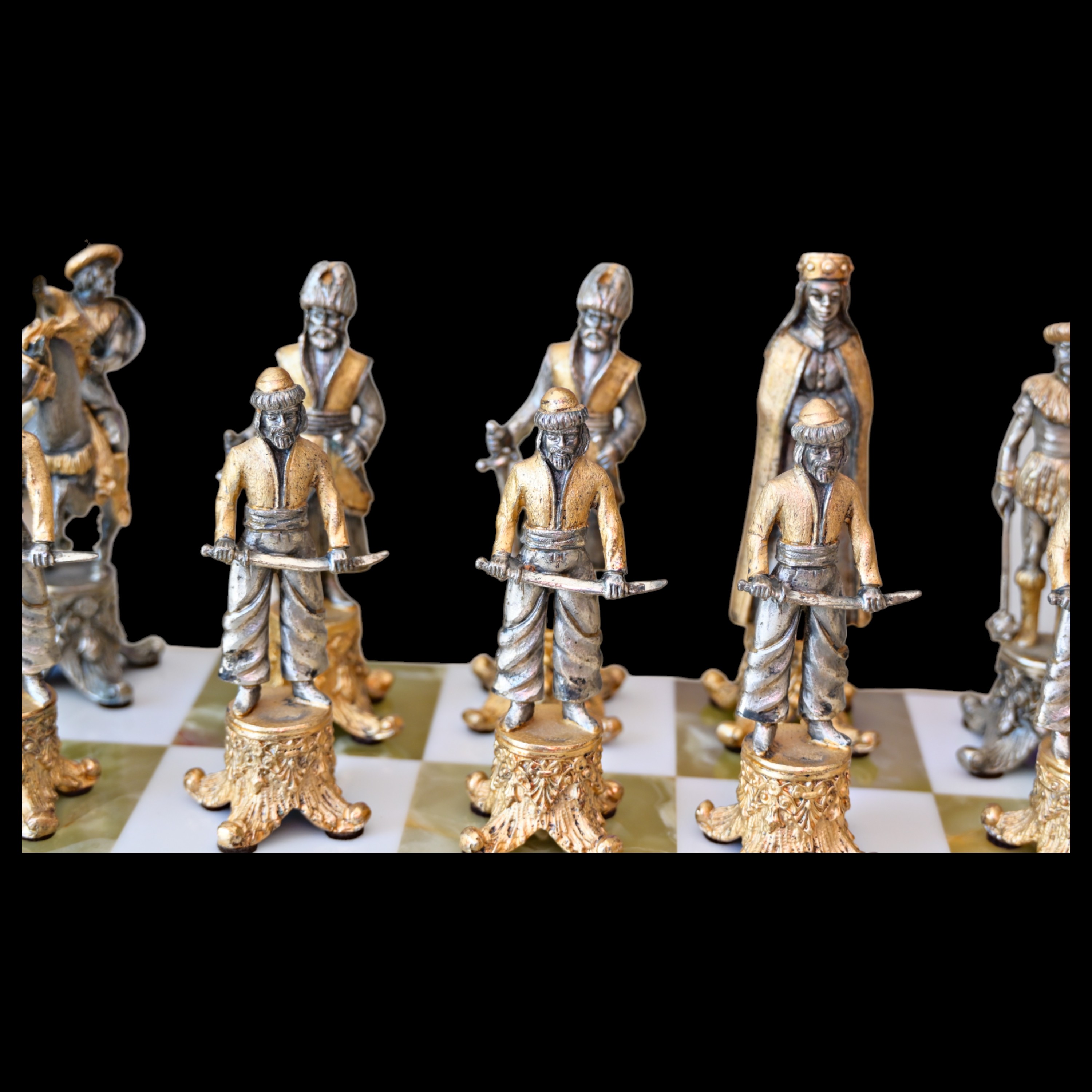 Piero Benzoni Onyx and Marble Silver-Plated and Gilt Bronze Chess Set, 70-80 years of the 20th _. - Image 9 of 13