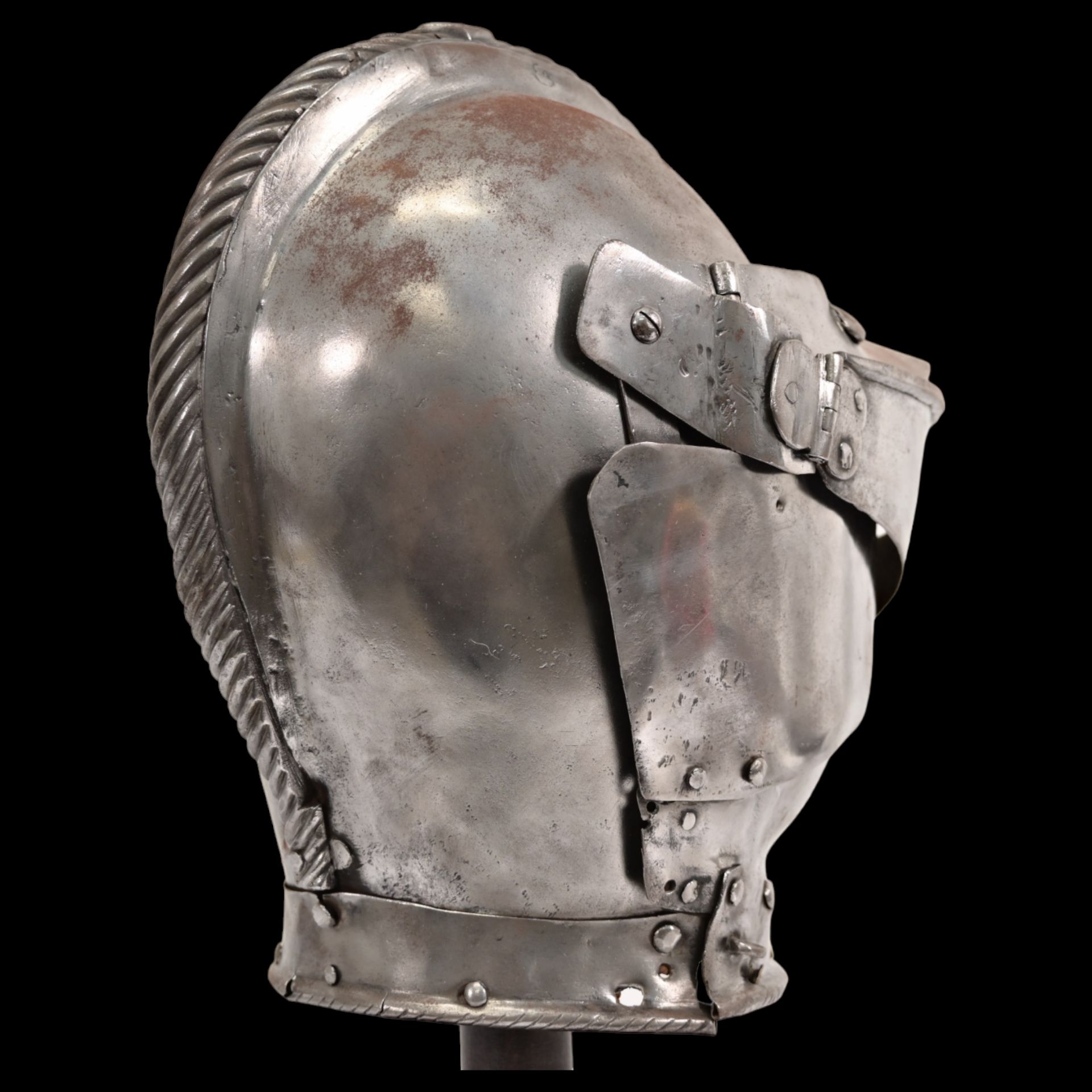 German closed helmet for tournaments of the second half of the 16th century. - Bild 9 aus 31