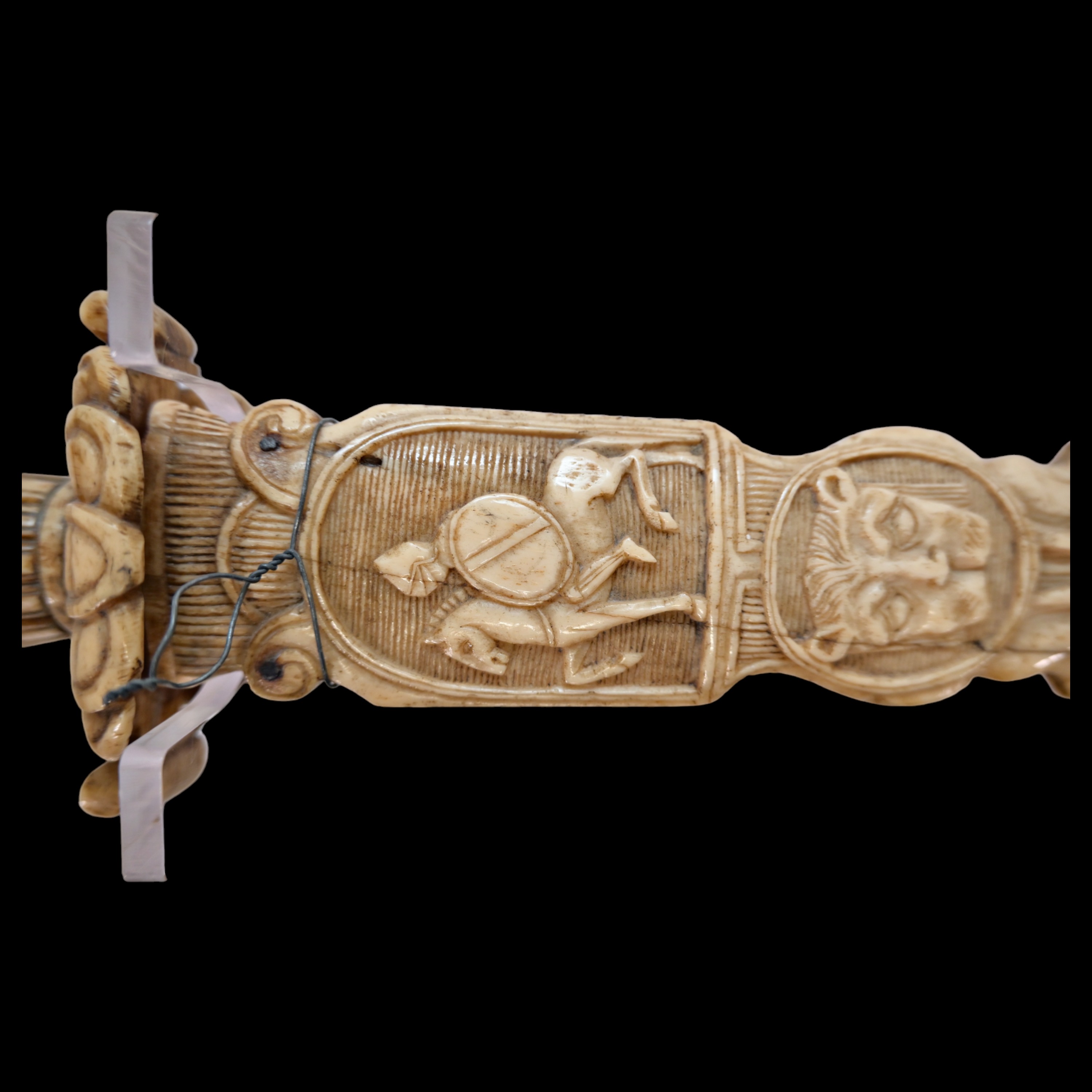 A Rare French nobleman's hunting dagger, hilt and scabbard carved from bone, 19th century. - Image 7 of 13