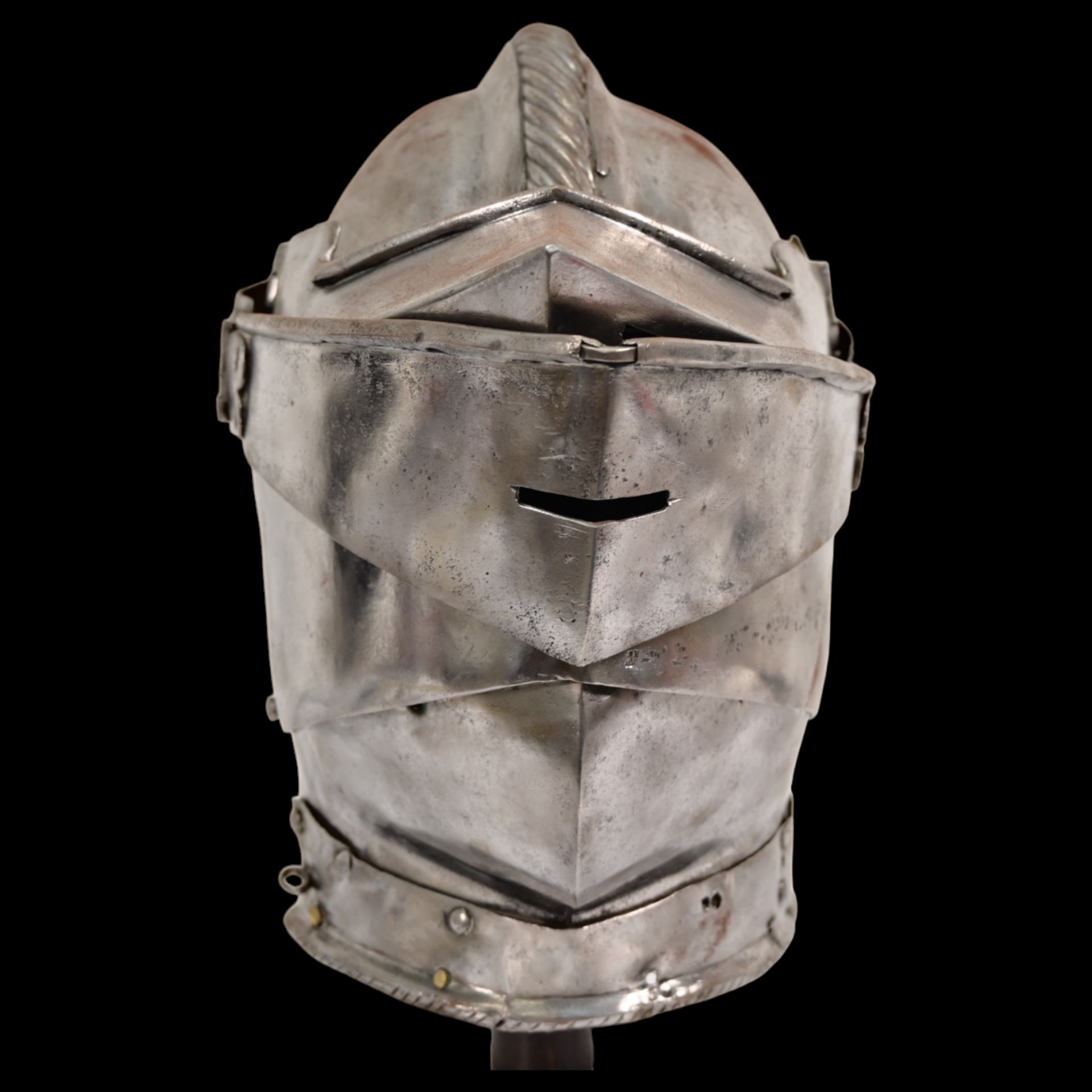 German closed helmet for tournaments of the second half of the 16th century. - Bild 2 aus 31