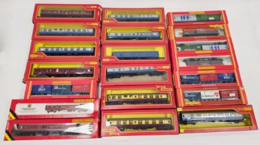 Quantity of Hornby 00 gauge boxed carriages and goods wagons to include 2 x R413 Operating L.M.S.