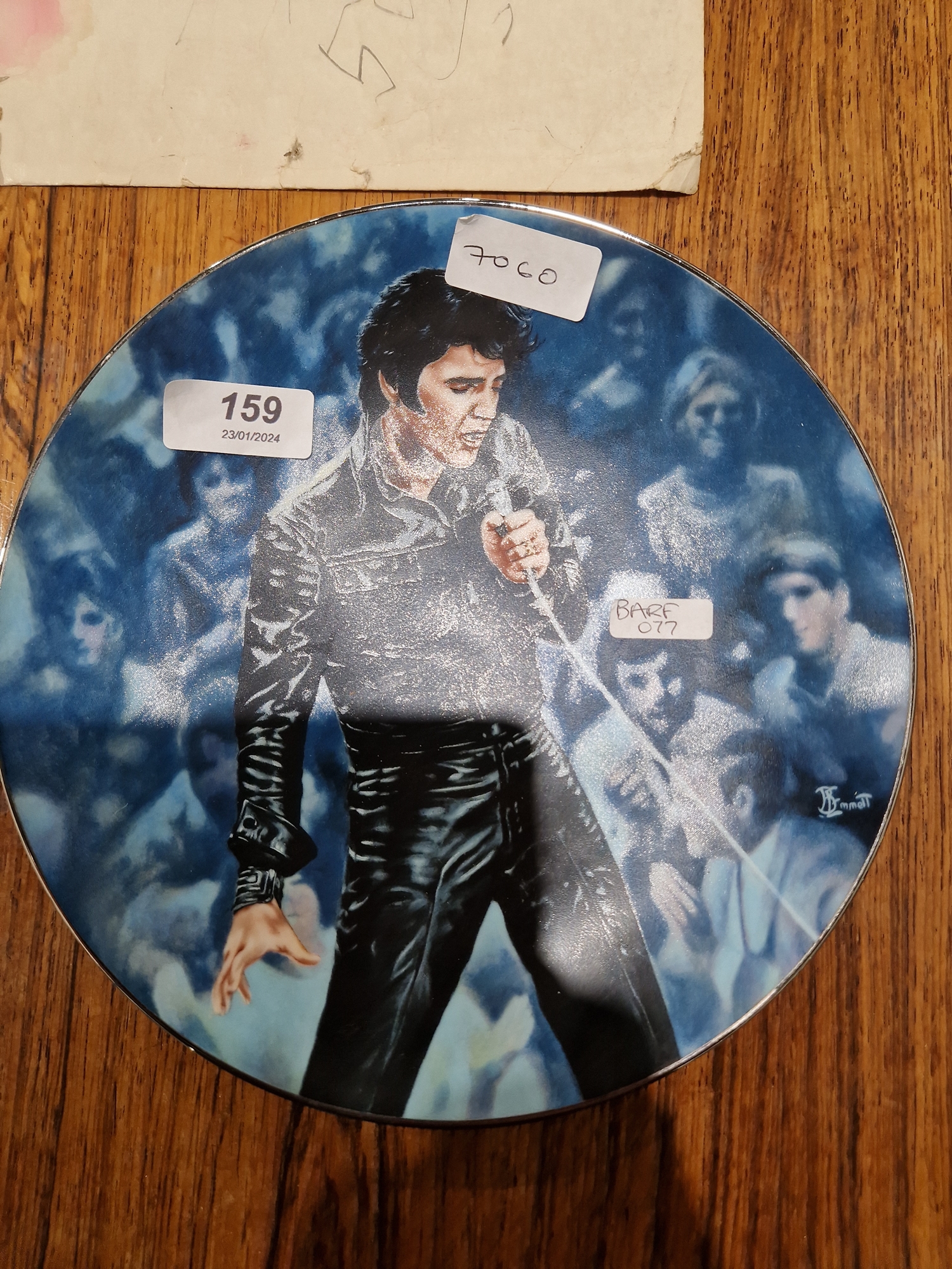 Collection of Elvis memorabilia including a limited edition collectors plate, circa 1990, '68 - Image 4 of 8