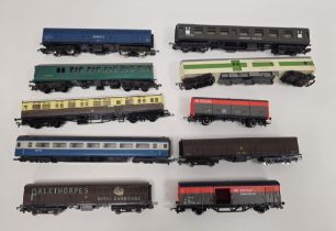 Large collection of unboxed Lima, Hornby, Airfix and other 00 gauge rolling stock and carriages to