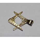 9ct gold Masonic folding rule pendant, approximately 2.5g in weight