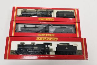 Three Hornby 00 gauge boxed locomotives and tenders to include R2086 BR 'Earl Cairns' locomotive '