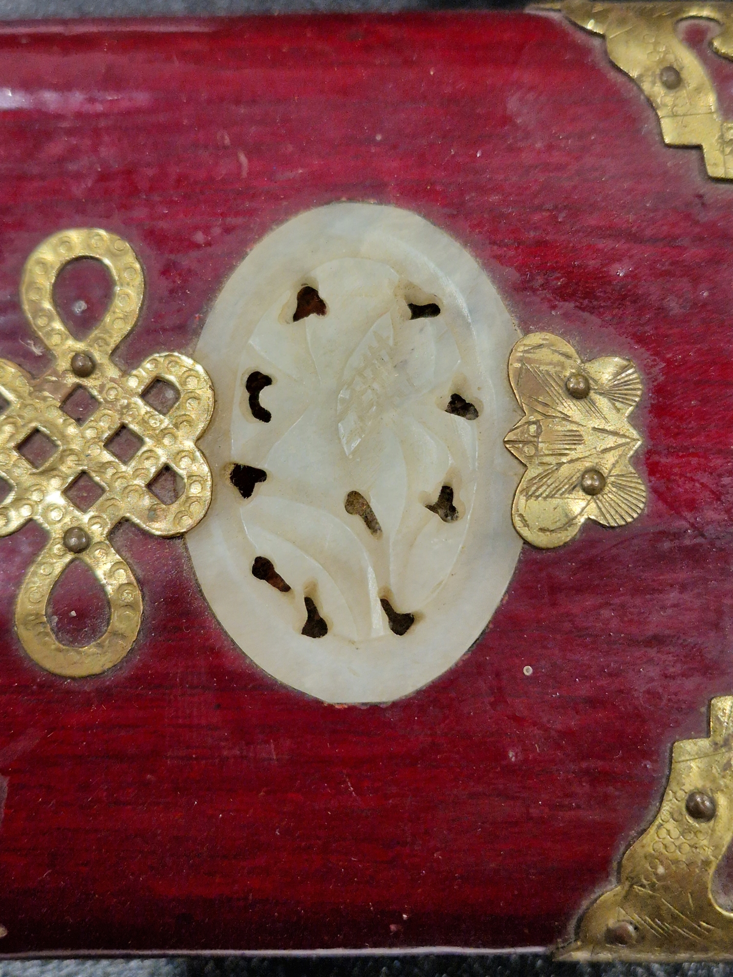 Victorian rosewood and brass-mounted toilet box, the interior fitted with compartmentalised trays - Image 3 of 19