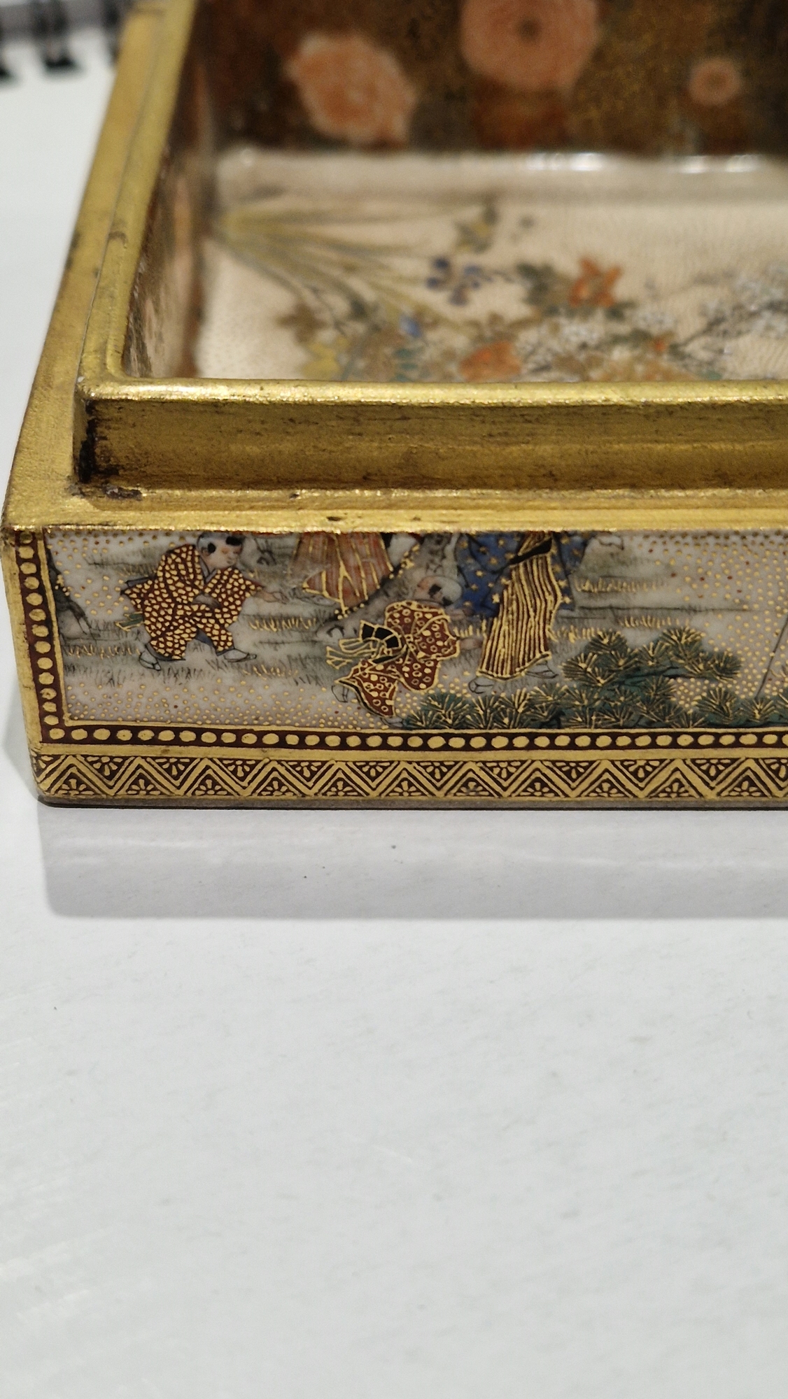 Japanese Meiji period (1868-1912) satsuma rectangular box, the interior painted with - Image 15 of 20