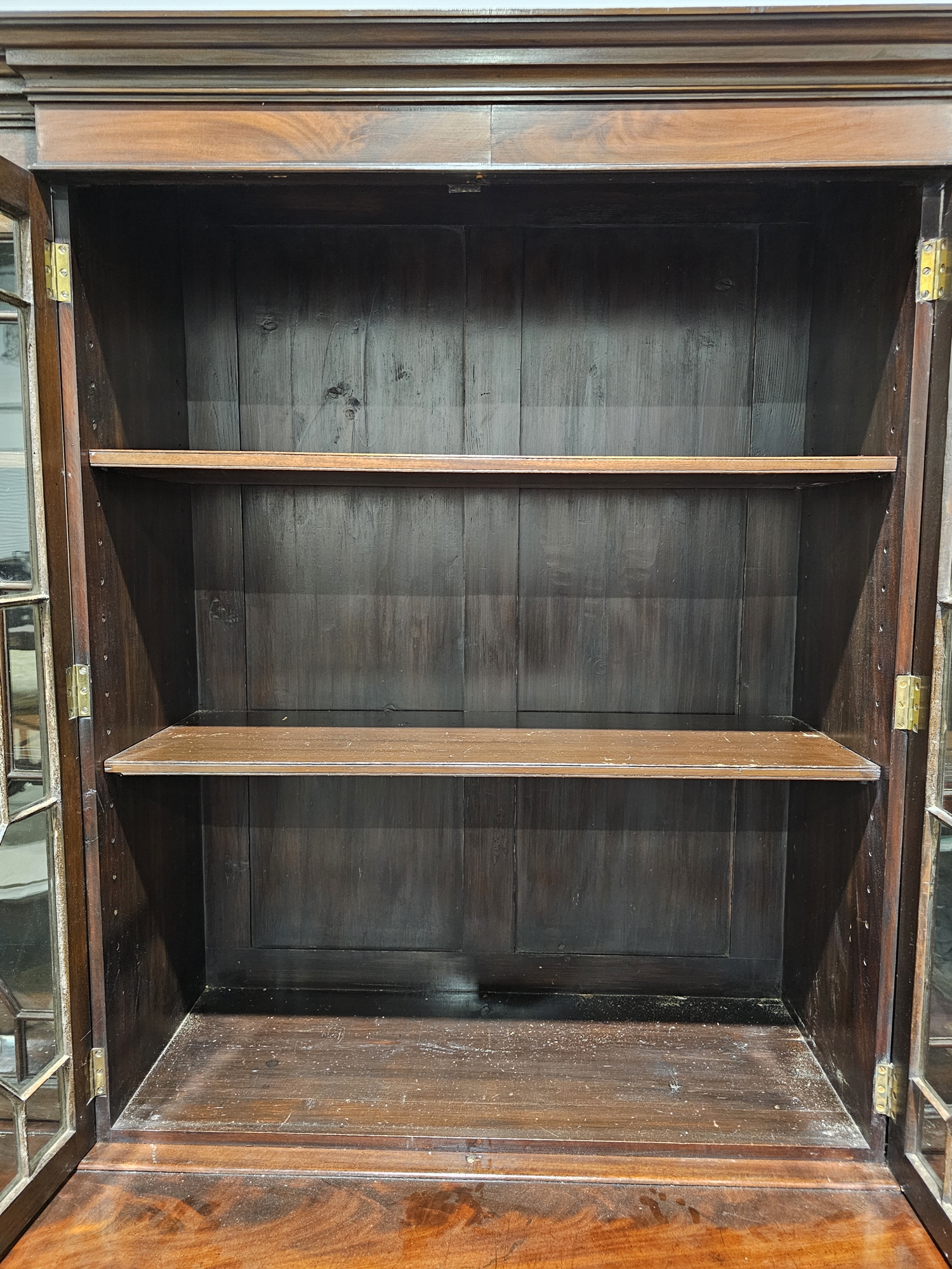 Early 20th century mahogany breakfront library bookcase, the moulded cornice above astragal glazed - Image 4 of 18