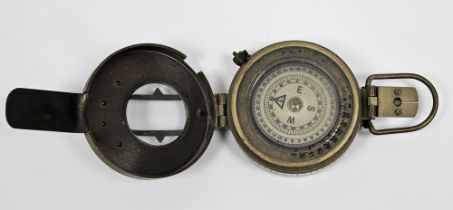 T.G. Co. Ltd (London) brass WWII military compass MKIII, stamped 1941, approx.7.2cm diam.