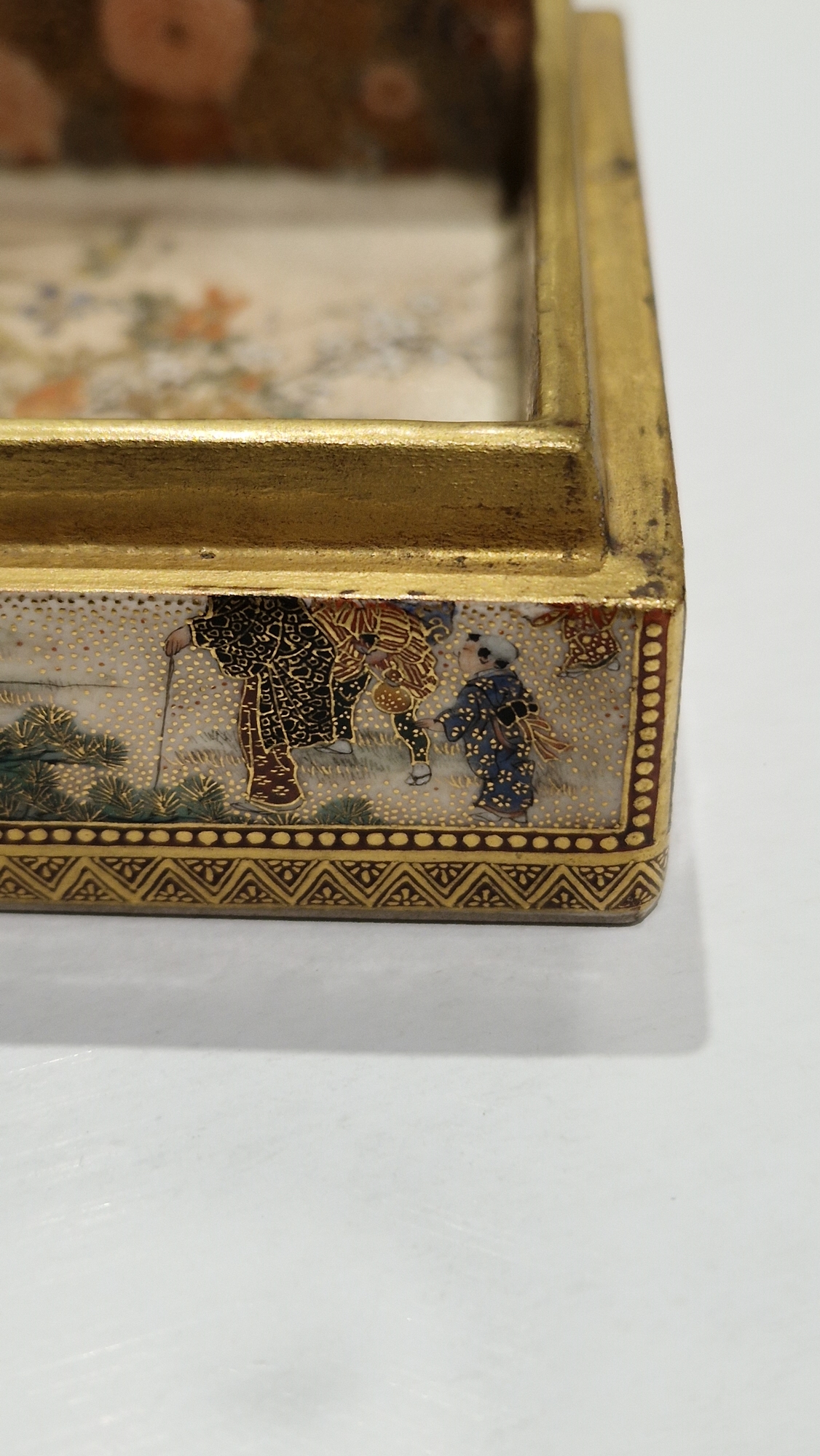 Japanese Meiji period (1868-1912) satsuma rectangular box, the interior painted with - Image 14 of 20
