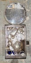 Small quantity of silver plate and EPNS items to include blue lined salts, evening purse, napkin