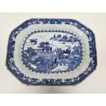 Chinese export blue and white porcelain shaped rectangular serving dish, late 18th century,