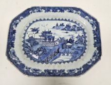 Chinese export blue and white porcelain shaped rectangular serving dish, late 18th century,