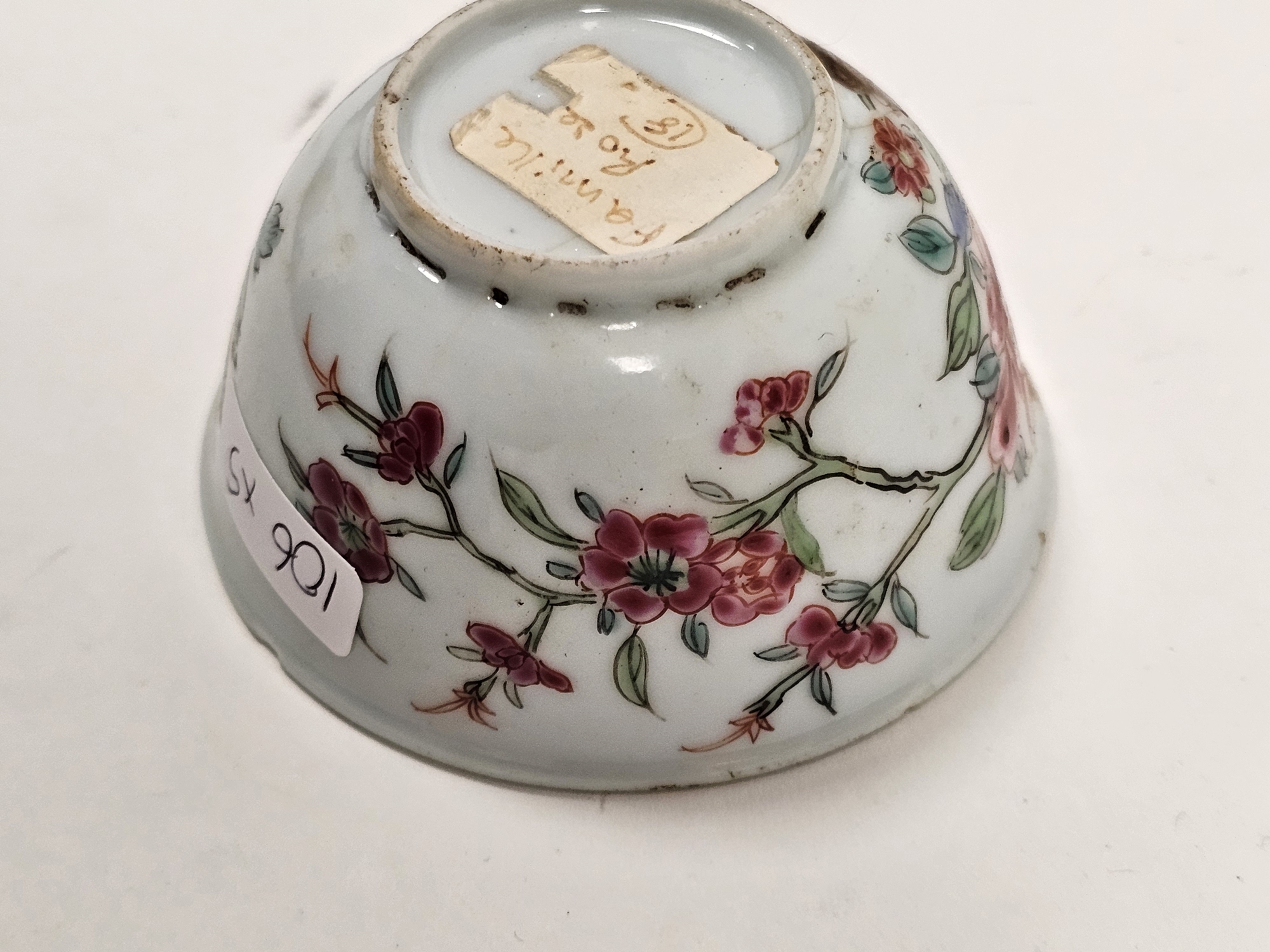 Group of Chinese porcelain including an 18th century famille rose tea bowl painted with birds and - Image 4 of 5