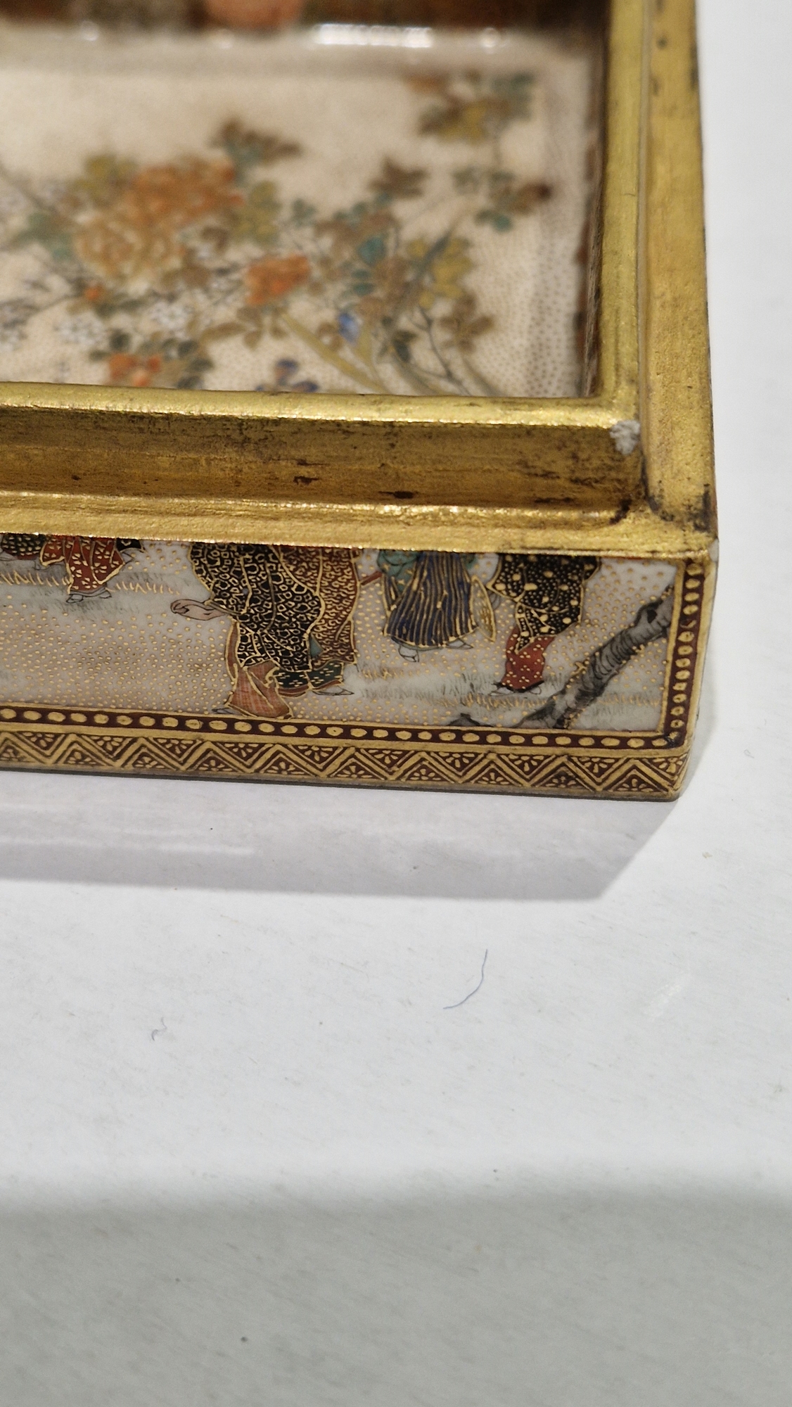 Japanese Meiji period (1868-1912) satsuma rectangular box, the interior painted with - Image 9 of 20