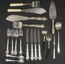 Large quantity of sundry table flatware