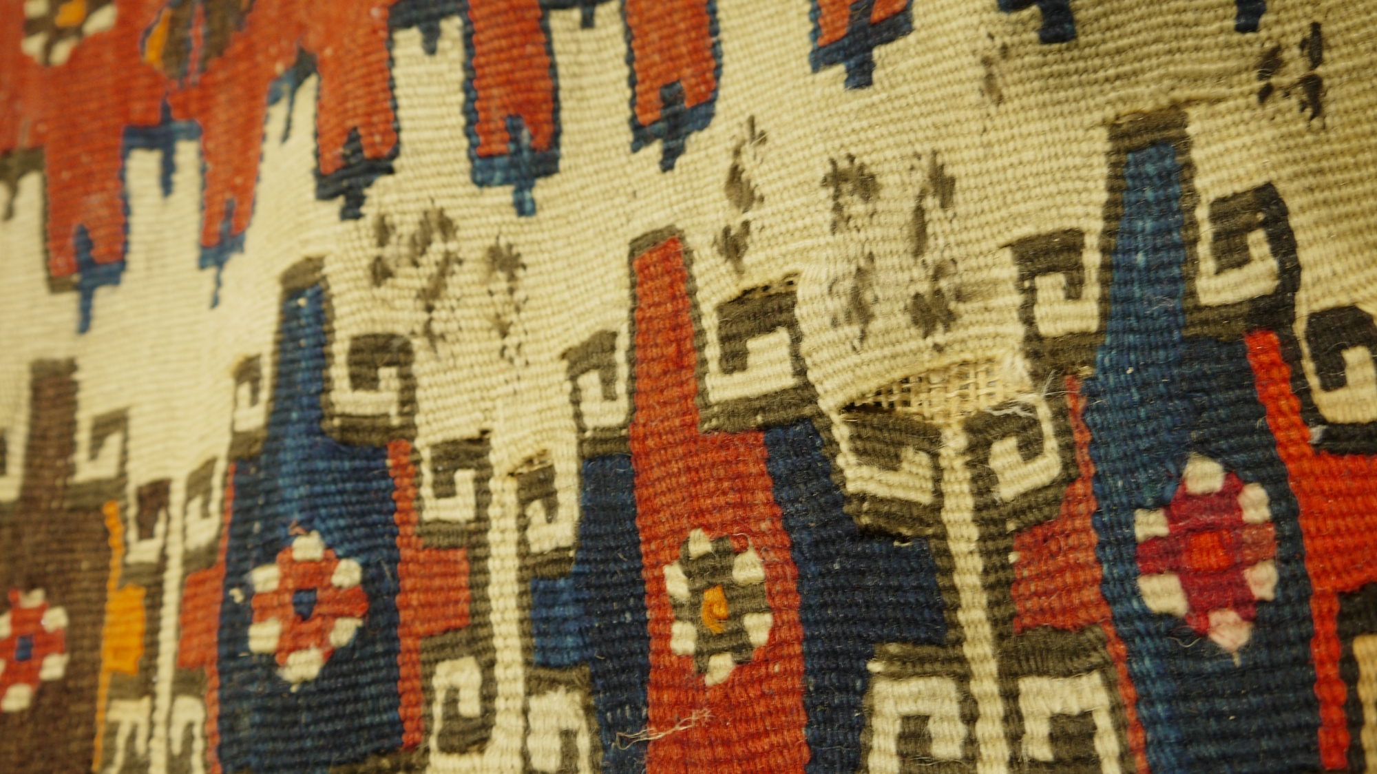 19th century Turkish cream ground kilim with two central geometric medallions enclosed by hooked - Image 4 of 10