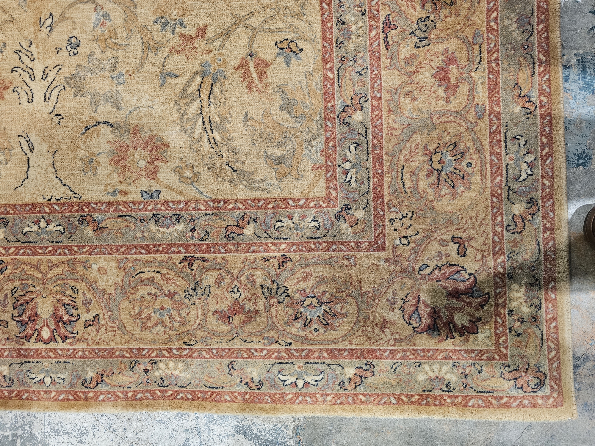 Modern cream ground Royal Keshan wool pile carpet with central floral pattern, multiple floral and - Image 2 of 3