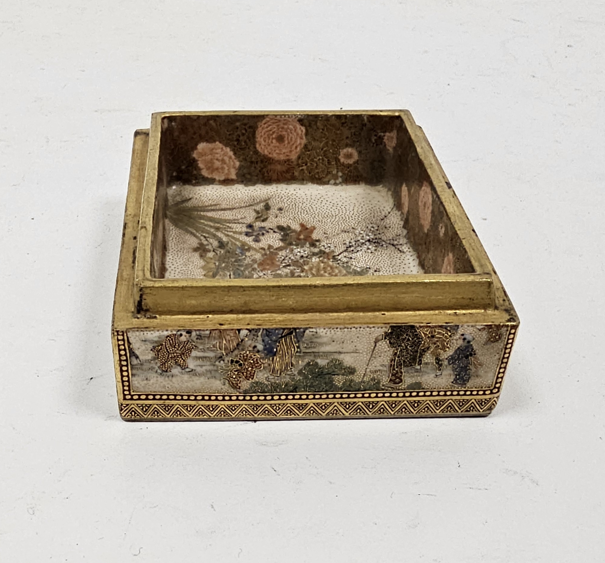 Japanese Meiji period (1868-1912) satsuma rectangular box, the interior painted with - Image 3 of 20