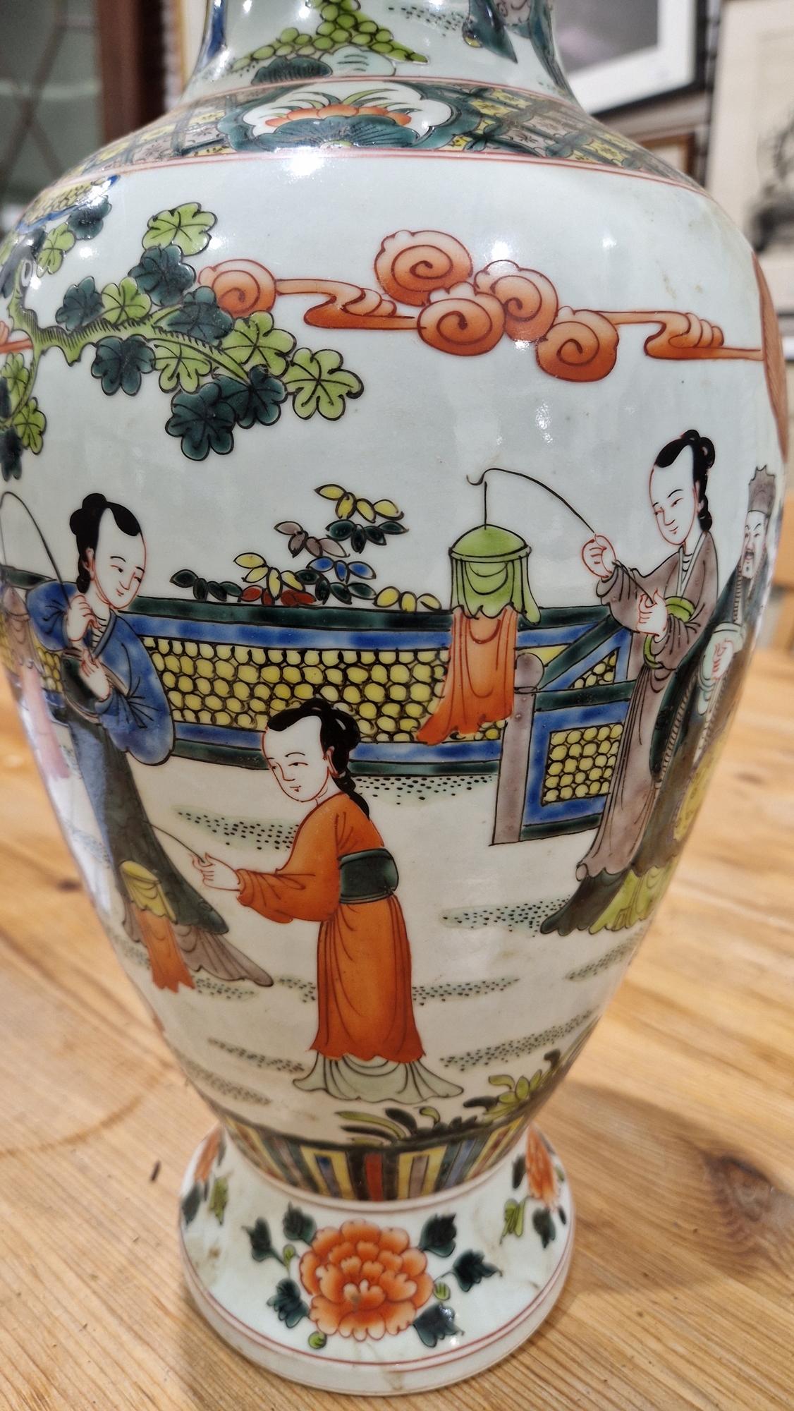 Chinese porcelain oviform famille verte vase, late 19th/early 20th century, underglaze blue six- - Image 21 of 26