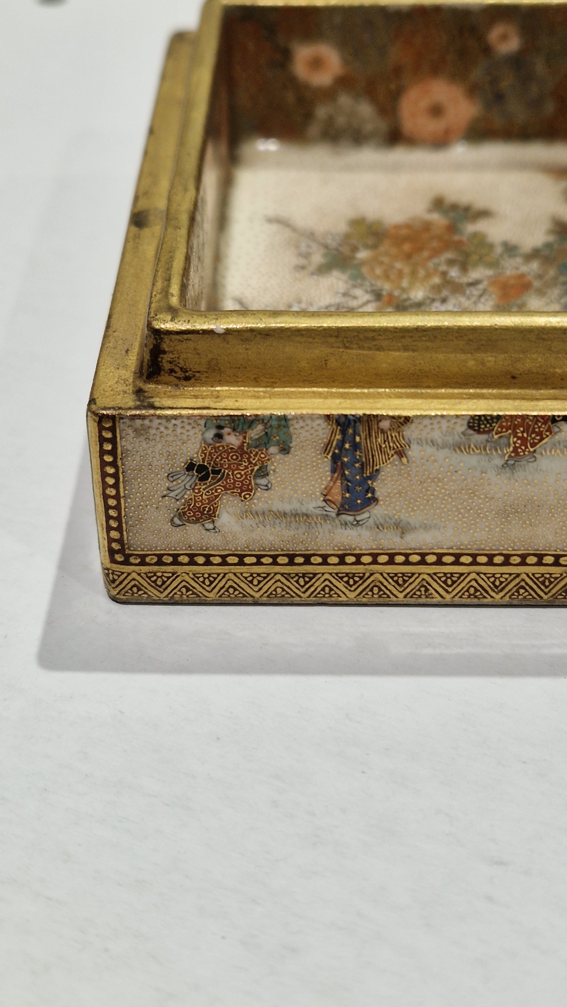 Japanese Meiji period (1868-1912) satsuma rectangular box, the interior painted with - Image 10 of 20