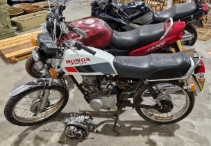 Vintage Honda CG 125 motorcycle, 1991, 124cc, registration H781 GLB, with key. Comes with an
