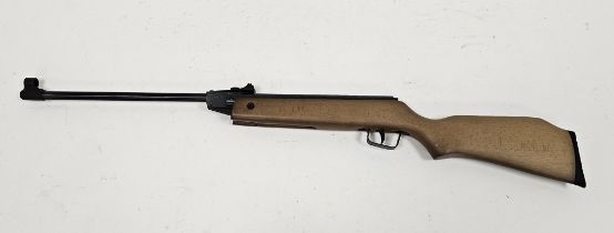 SMK 15 .177 cal air rifle, measures approximately 92cm long Auctioneers firearms permit number 53/