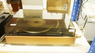Bang & Olufsen Beogram 1500 turntable with a pair of Beovox 1500 speakers (3)