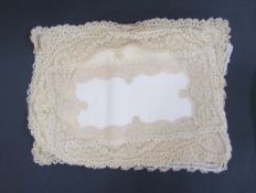 Quantity lace mats, dressing table mats, lace edging, pieces and collars