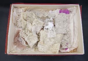 Quantity pieces of lace edging, collars and others