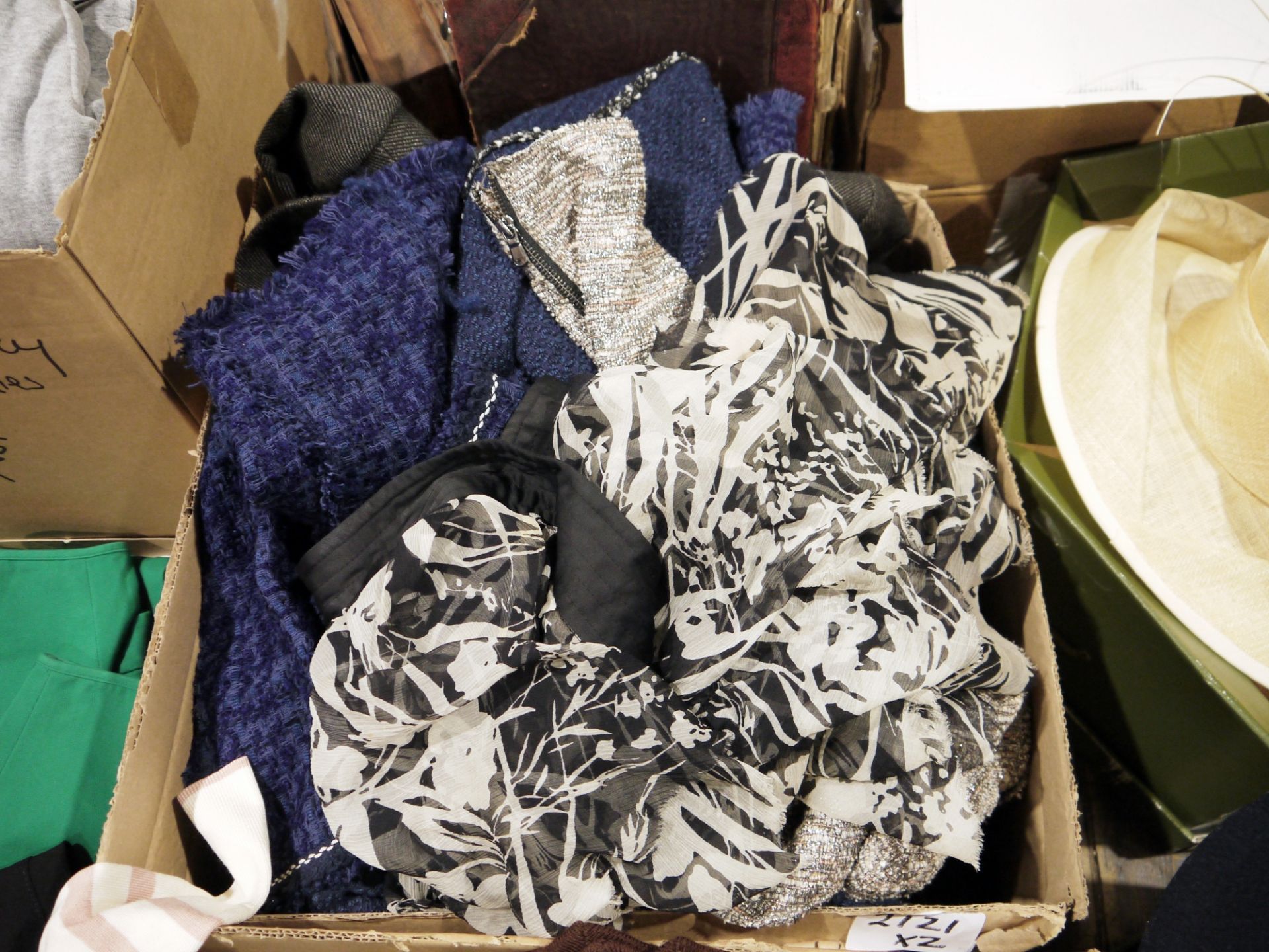 Zara Woman - jackets - tweed, boucle, lame, Chanel style, wool, grey wool Jigsaw cape, Tina - Image 3 of 4
