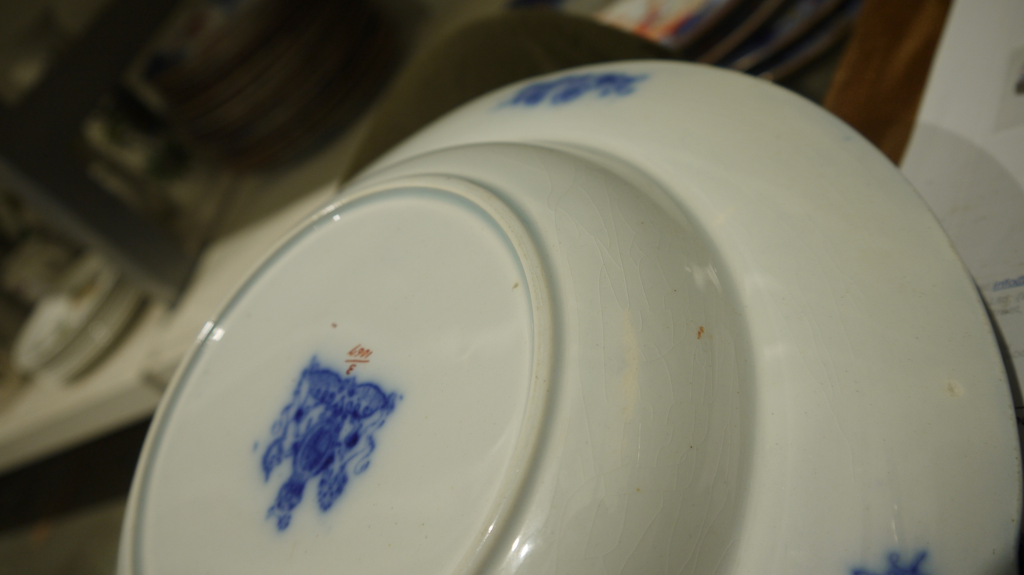 English ironstone Imari pattern part dinner service, late 19th century, printed blue lion and - Image 7 of 26