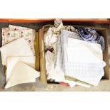 Quantity of table linen, assorted (1 box)