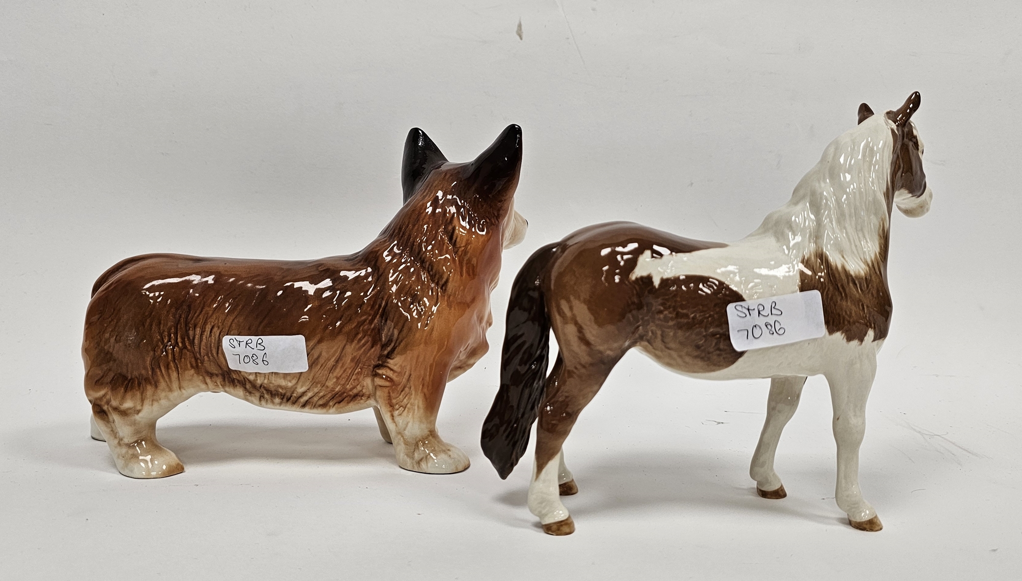 Beswick pottery Pinto pony in skewbald colourway, printed black marks, 17cm long and a vintage - Bild 2 aus 4