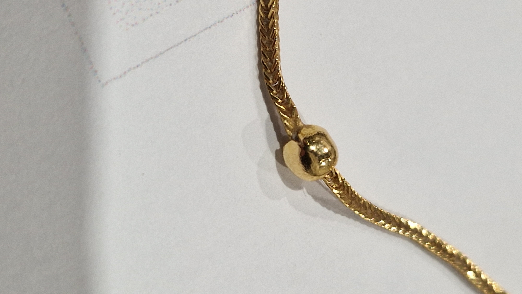 18ct gold herringbone and ball-pattern chain necklace, 5g  Condition Report Length approx. 40cm - Image 5 of 6