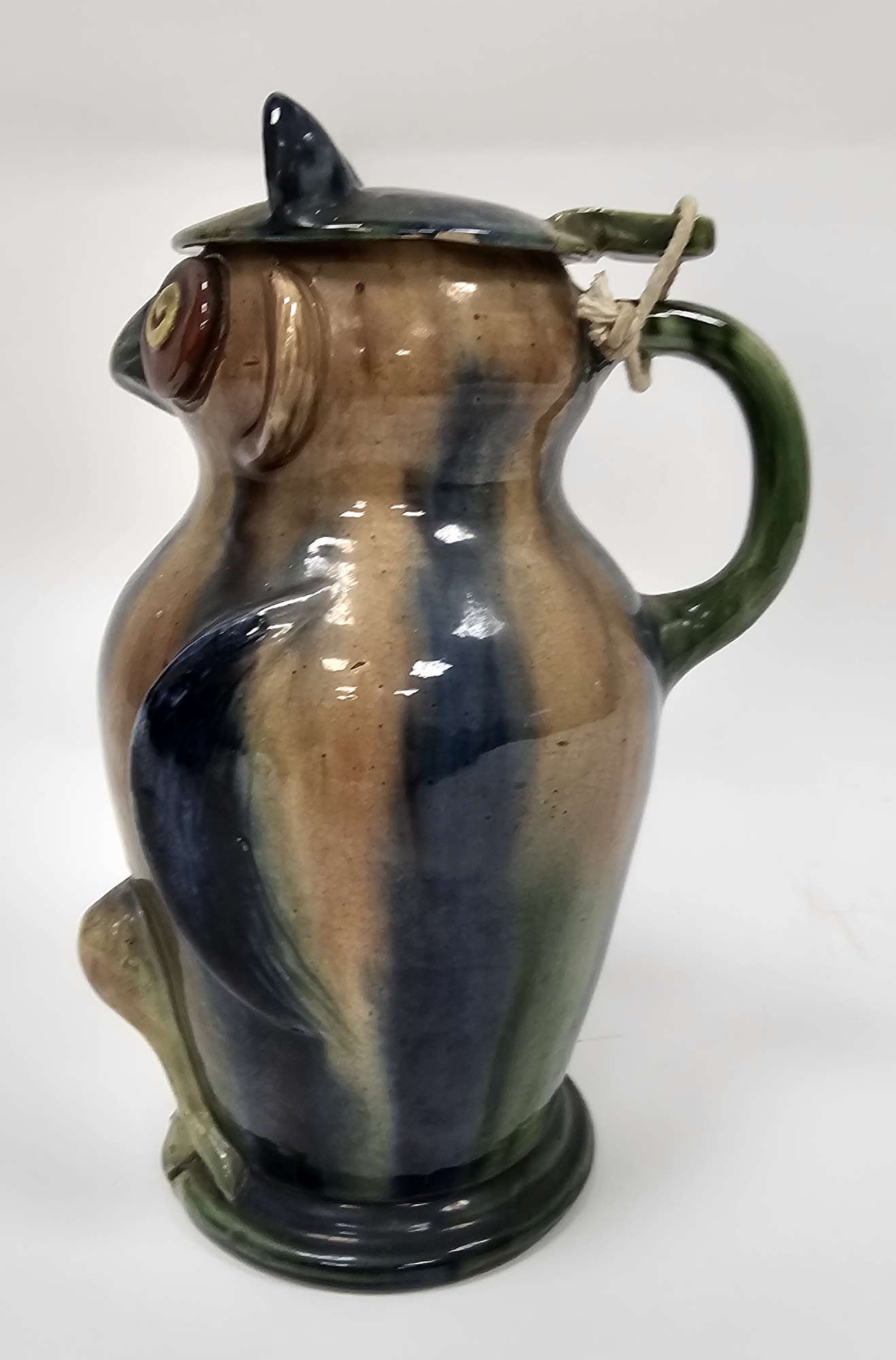 Continental pottery owl jug and cover, circa 1900, impressed shape no.386, indistinct factory mark - Bild 3 aus 8