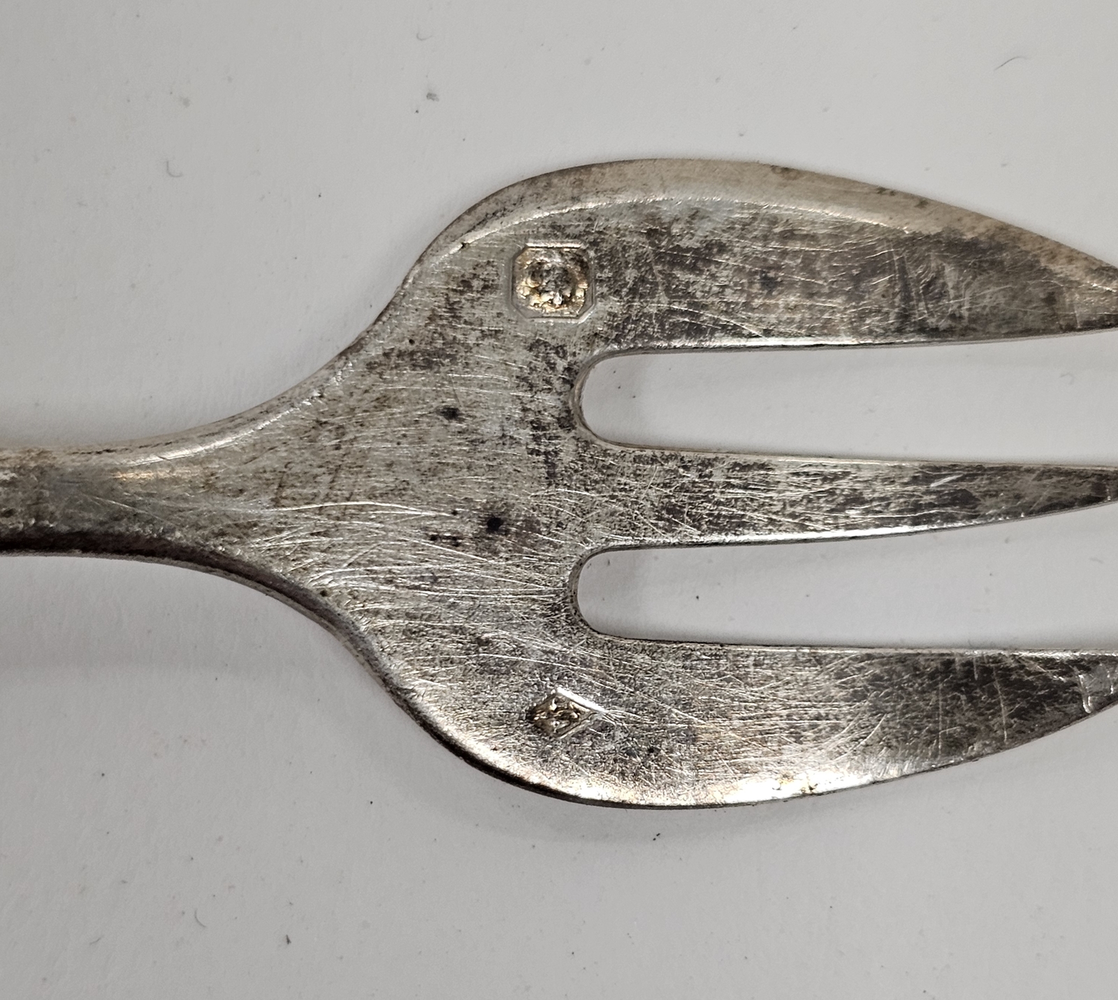 George III silver marrow scoop by Richard Crossley, London 1794, a Queens pattern silver sauce - Image 4 of 9