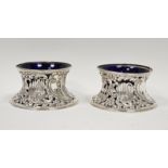 Pair late Victorian/Edwardian graduated 'Irish' silver dish rings, each of typical waisted