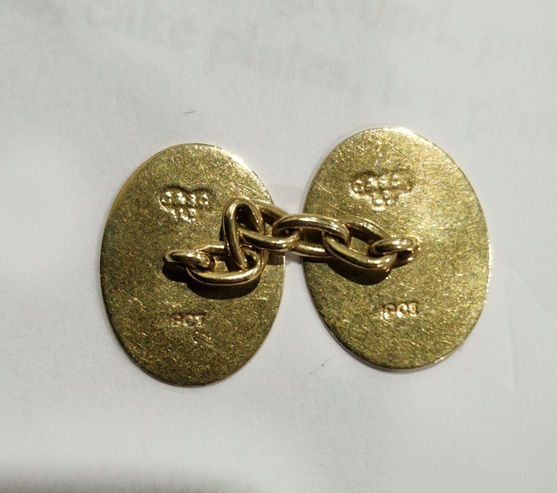 Pair 18ct gold, oval and chain pattern cufflinks with plain ends, 6.4g approx.  Condition Report - Image 2 of 3