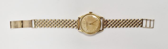 Vintage gent's 18ct gold cased International Watch Company wristwatch, the circular gilt dial with